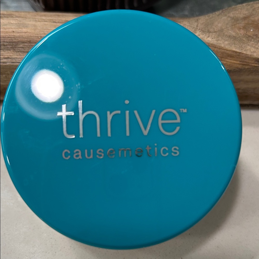 Thrive Causemetics Aqua Blue Compact